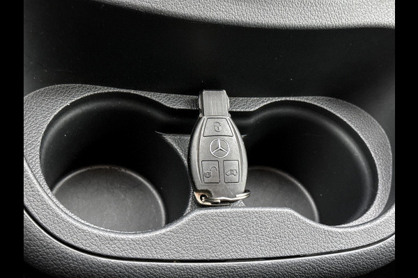 Mercedes-Benz eVito Extra Lang 66 kWh DC 5 persoons 266km WLTP Schuifdeur L+R Camera Navigatie Camera Dubbele cabine