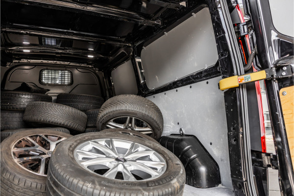 Ford Transit Custom 300 2.0 TDCI L2H1 | Raptor Edition | L+R Schuifdeur | CarPlay | Camera | Trekhaak | Stoelverwarming | PDC V+A | Lane Assist | Nieuwe APK