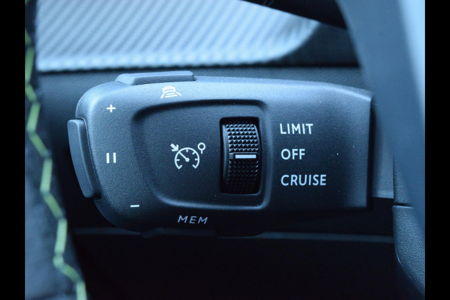 Peugeot e-2008 EV GT Avantage 54 kWh Warmtepomp l Alcantara interieur l 360 camera l Navigatie l adaptive cruise control