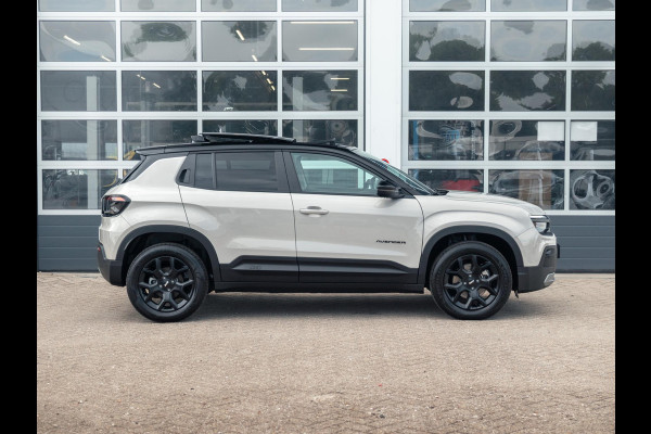 Jeep Avenger Black Edition 54 kWh | Winter Pack | Infotainment&Convenience Pack | Schuif/Kanteldak | Bicolore