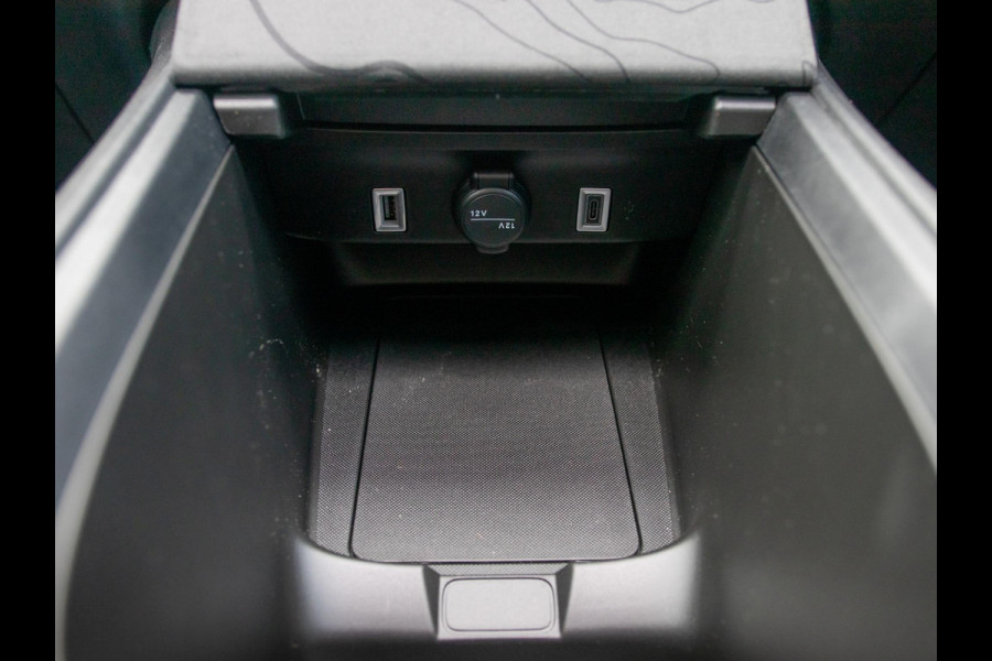 Jeep Avenger Black Edition 54 kWh | Winter Pack | Infotainment&Convenience Pack | Schuif/Kanteldak | Bicolore
