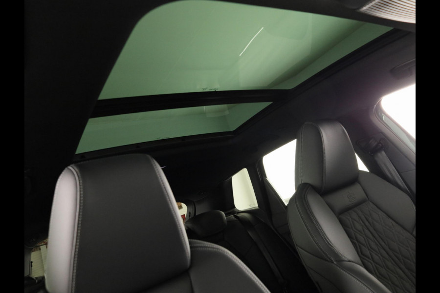 Audi Q4 e-tron S edition quattro performance 82 kWh 340pk | Panoramadak | 1 inch Lichtmetalen velgen | Akoestisch glas | Head up Display | Elek.verst.best.stoel geheugen | Lederen bekleding