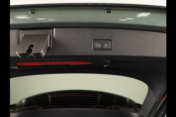 Audi Q4 e-tron S edition quattro performance 82 kWh 340pk | Panoramadak | 1 inch Lichtmetalen velgen | Akoestisch glas | Head up Display | Elek.verst.best.stoel geheugen | Lederen bekleding
