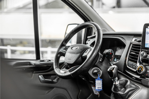 Ford Transit Custom 320 2.0 TDCI L2H1 Limited DC | Blind Spot | Navigatie | Camera | CarPlay | Trekhaak | Stoelverwarming | 5-Zitter | Euro 6