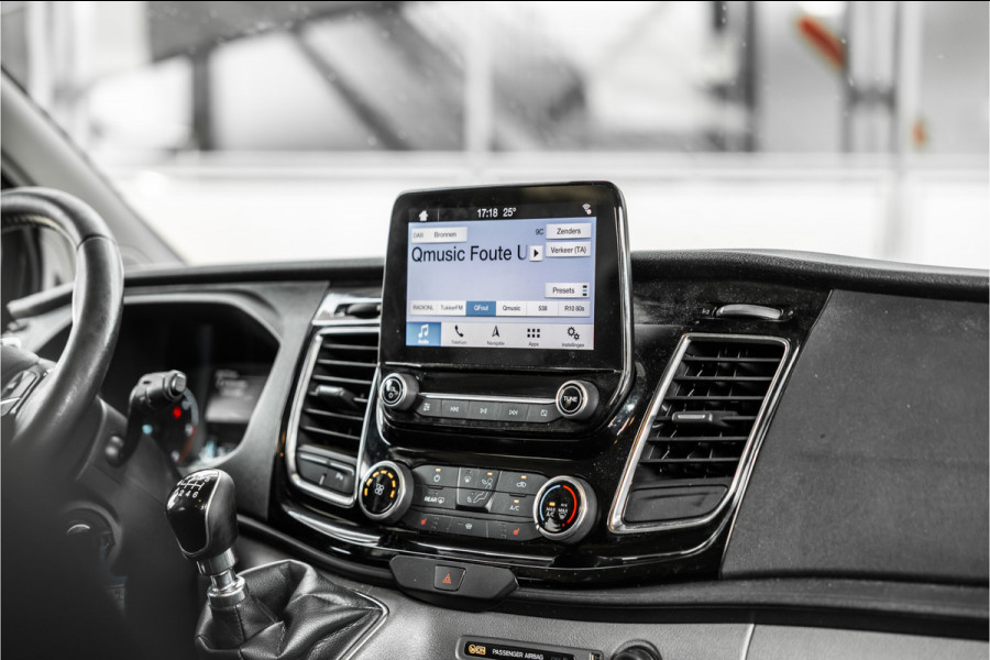 Ford Transit Custom 320 2.0 TDCI L2H1 Limited DC | Blind Spot | Navigatie | Camera | CarPlay | Trekhaak | Stoelverwarming | 5-Zitter | Euro 6