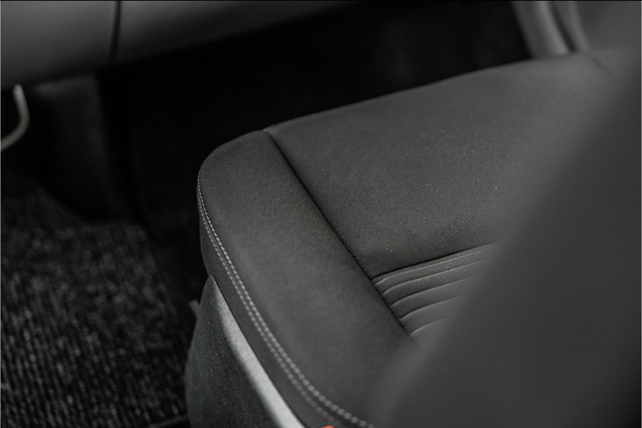 Ford Transit Custom 320 2.0 TDCI L2H1 Limited DC | Blind Spot | Navigatie | Camera | CarPlay | Trekhaak | Stoelverwarming | 5-Zitter | Euro 6