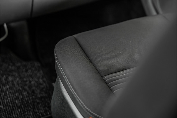 Ford Transit Custom 320 2.0 TDCI L2H1 Limited DC | Blind Spot | Navigatie | Camera | CarPlay | Trekhaak | Stoelverwarming | 5-Zitter | Euro 6