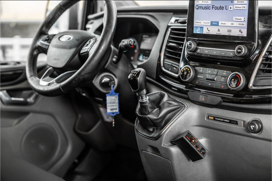 Ford Transit Custom 320 2.0 TDCI L2H1 Limited DC | Blind Spot | Navigatie | Camera | CarPlay | Trekhaak | Stoelverwarming | 5-Zitter | Euro 6