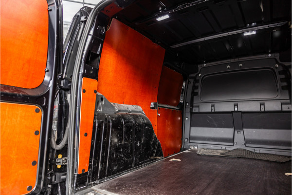 Volkswagen Caddy Cargo Maxi 2.0 TDI | ACC | Camera | Trekhaak | L+R Schuifdeur | CarPlay | Dodehoek detectie | Stoelverwarming | LED | Trekhaak | Lederen bekleding | Sidebars | Betimmering | 18'' Sport velgen | Orig. NL Auto