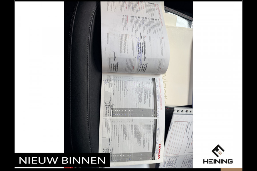 Honda HR-V 1.5 i-VTEC Executive. Automaat. Pano. Camera. Nav. Trekhaak. Van eerste eigenaar met NAP.