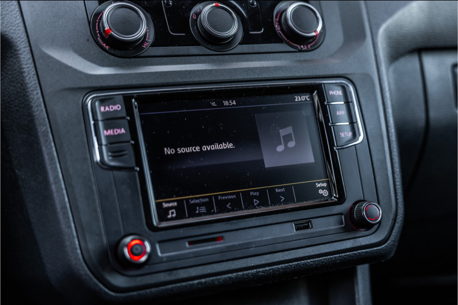 Volkswagen Caddy 2.0 TDI 185 PK | R-Line | CarPlay | Trekhaak | Schroefset | Airco | Orig. NL Auto | Nieuwe APK