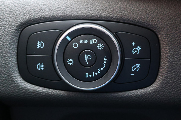 Ford Transit Custom 320 2.0 TDCI L2H1 Raptor Edition | Bi-Xenon | CarPlay | Navigatie | Camera | Stoelverwarming | Dodehoek detector | Lane Assist | DAB | 3-Zitter | Dealer onderhouden | Nieuwe APK