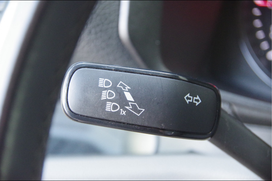 Volkswagen Crafter 35 2.0 TDI L3H3(L2H2) 3-ZITS, 177PK AUT. LED, ADAPT. CRUISE, STOELVERWARMING, STUURVERWARMING, VOORRUIT VERWARMING, STANDKACHEL,