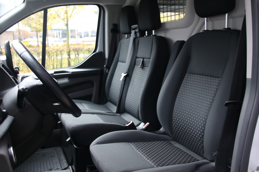 Ford Transit Custom 320 2.0 TDCI L2H1 Raptor Edition | Bi-Xenon | CarPlay | Navigatie | Camera | Stoelverwarming | Dodehoek detector | Lane Assist | DAB | 3-Zitter | Dealer onderhouden | Nieuwe APK
