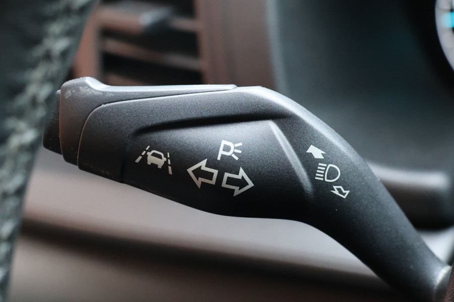 Ford Transit Custom 320 2.0 TDCI L2H1 Raptor Edition | Bi-Xenon | CarPlay | Navigatie | Camera | Stoelverwarming | Dodehoek detector | Lane Assist | DAB | 3-Zitter | Dealer onderhouden | Nieuwe APK