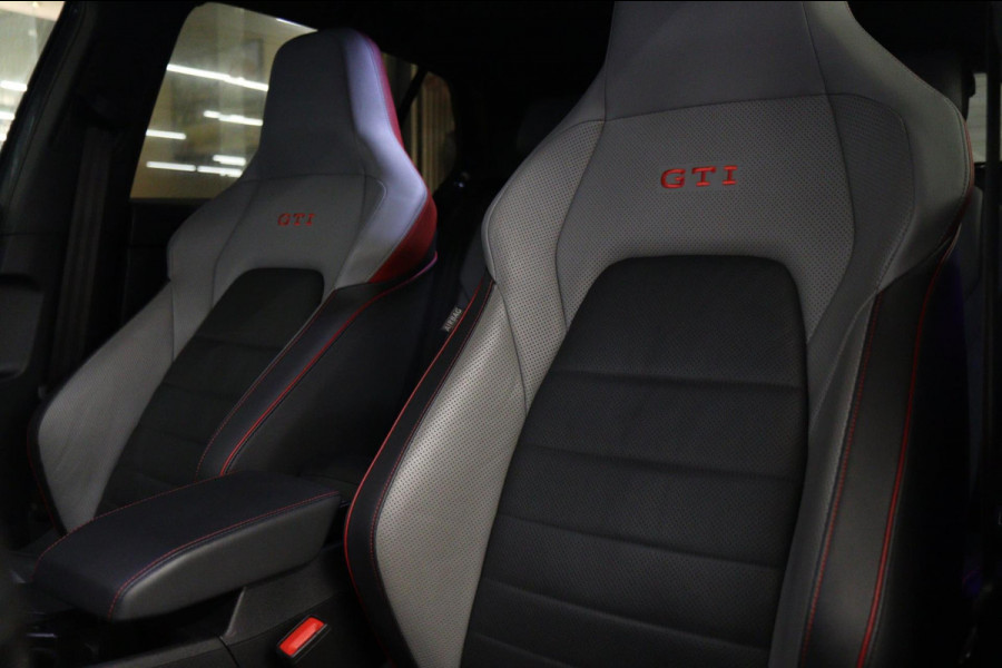 Volkswagen Golf 2.0 TSI GTI CLUBSPORT BLACKSTYLE/NURBURGRING/PANO/IQ-LIGHT/HUD/MEMORY/VOLL