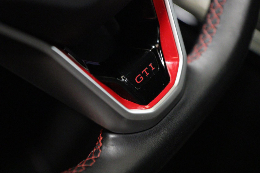 Volkswagen Golf 2.0 TSI GTI CLUBSPORT BLACKSTYLE/NURBURGRING/PANO/IQ-LIGHT/HUD/MEMORY/VOLL