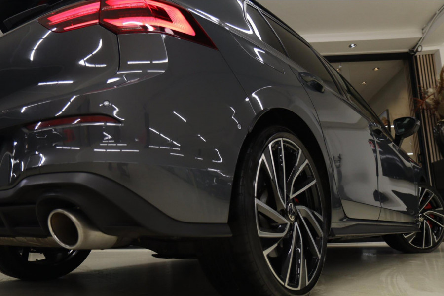 Volkswagen Golf 2.0 TSI GTI CLUBSPORT BLACKSTYLE/NURBURGRING/PANO/IQ-LIGHT/HUD/MEMORY/VOLL