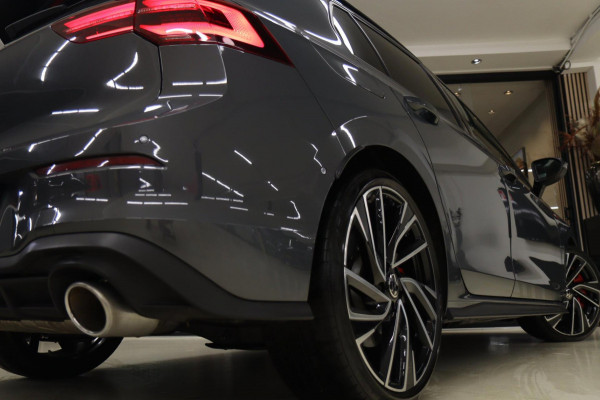 Volkswagen Golf 2.0 TSI GTI CLUBSPORT BLACKSTYLE/NURBURGRING/PANO/IQ-LIGHT/HUD/MEMORY/VOLL
