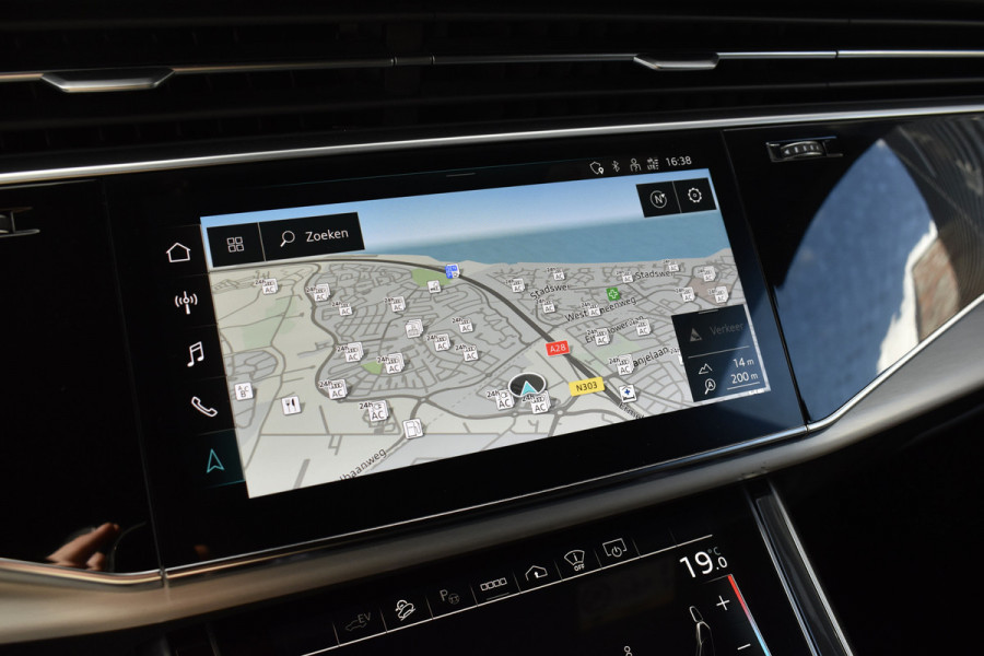 Audi Q8 55 TFSI e Quattro Pro Line S | ACC | RS-Seats | Head-Up | B&O | Softclose | 22'' Wielen | Stuurverwarming | Matrix | Nachtzicht |