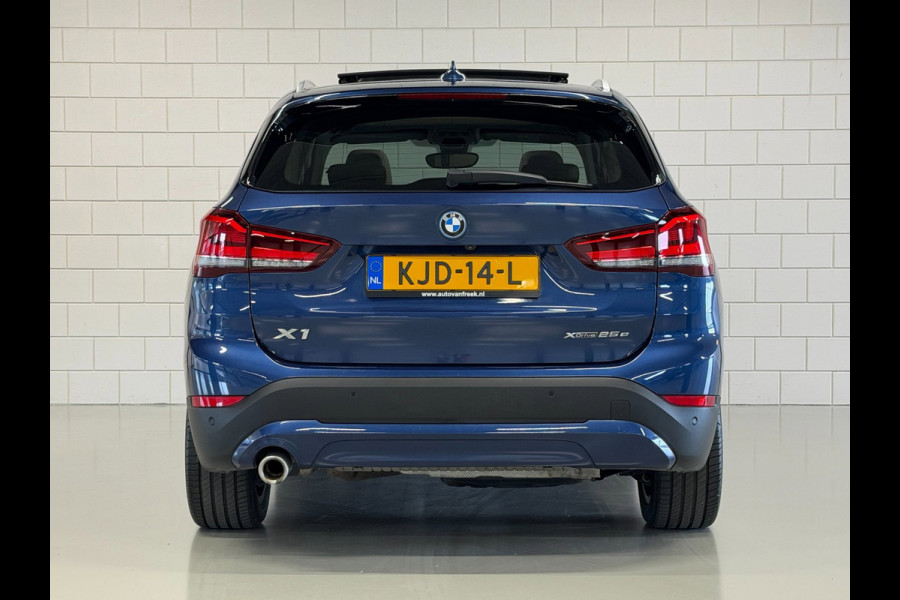 BMW X1 XDrive25e High Executive | PANO | 1E EIG | DEALER | LEDER | CAMERA | NAVI PROF | SPORTSTOELEN