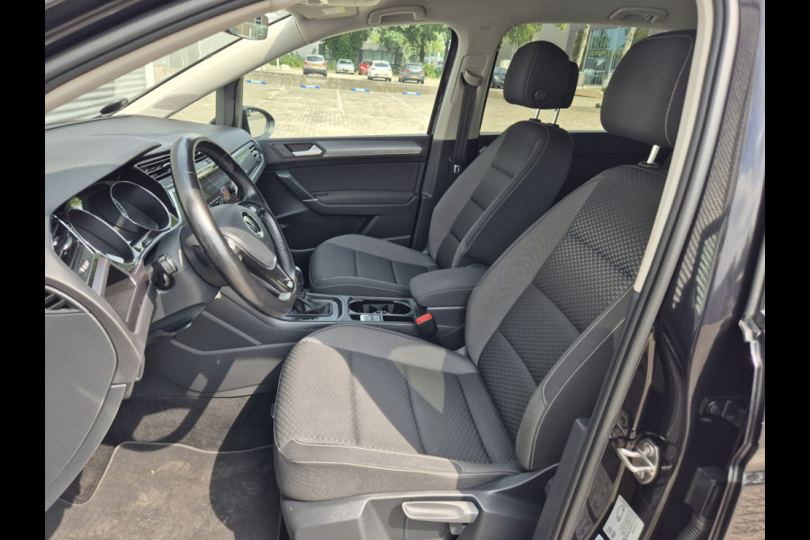 Volkswagen Touran 1.5 TSI Comfortline Business 7p Automaat,Nav/Carplay,Adap.Cruise,stoelverwarming,