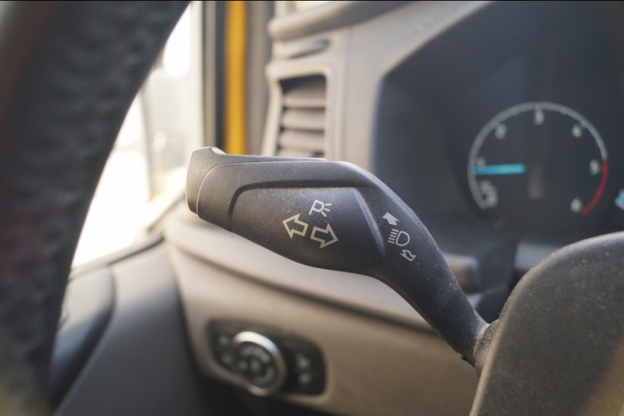 Ford Transit Custom 320 2.0 TDCI L2-H1 Trend -AIRCO-PDC-TREKHAAK-