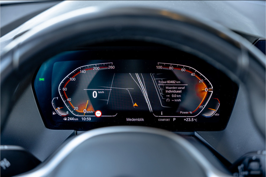 BMW 1-serie 118i - M Sport | Panorama | H&K | Memory | ACC