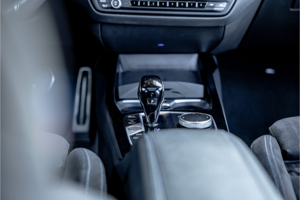 BMW 1-serie 118i - M Sport | Panorama | H&K | Memory | ACC