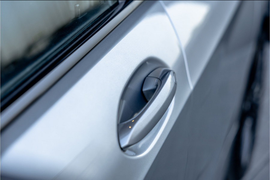BMW 1-serie 118i - M Sport | Panorama | H&K | Memory | ACC