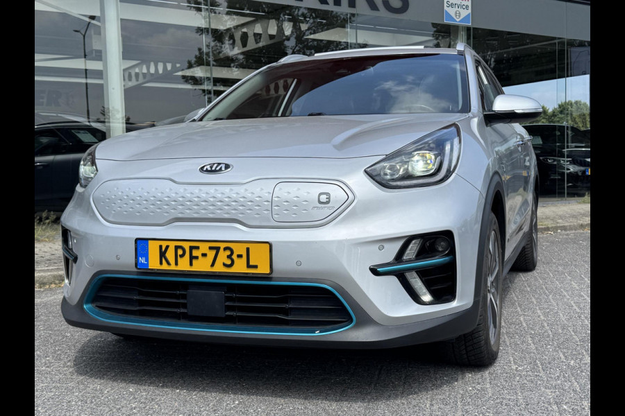 Kia e-Niro ExecutiveLine Sky 64 kWh | SOH: 93,9% | 3 Fase | Warmtepomp | Schuifdak | Adaptive CC | LED | Climate |