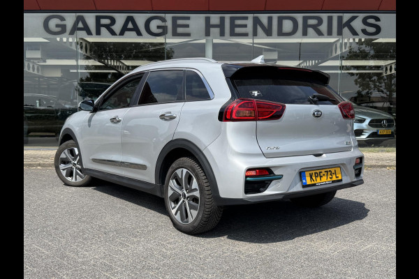 Kia e-Niro ExecutiveLine Sky 64 kWh | SOH: 93,9% | 3 Fase | Warmtepomp | Schuifdak | Adaptive CC | LED | Climate |