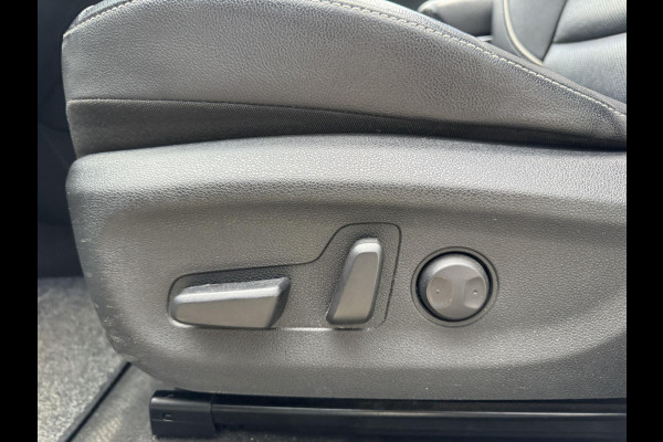 Kia e-Niro ExecutiveLine Sky 64 kWh | SOH: 93,9% | 3 Fase | Warmtepomp | Schuifdak | Adaptive CC | LED | Climate |