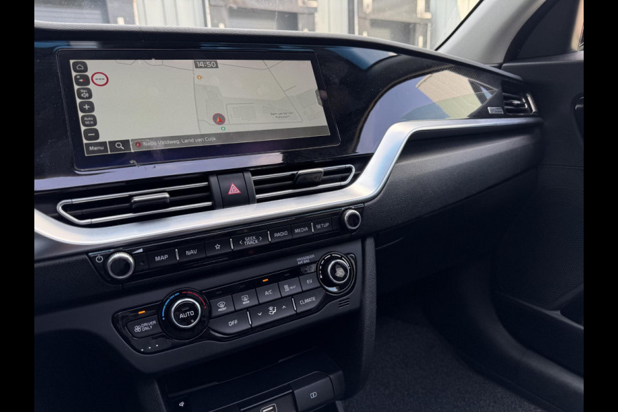 Kia e-Niro ExecutiveLine Sky 64 kWh | SOH: 93,9% | 3 Fase | Warmtepomp | Schuifdak | Adaptive CC | LED | Climate |