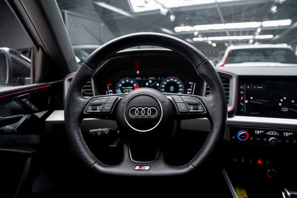 Audi A1 Sportback 40 TFSI S- Line Leder Camera Navi Virtual Climate Sonos PDC LM velgen Stoelverwarming Carplay BTW auto