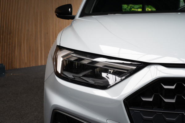 Audi A1 Sportback 40 TFSI S- Line Leder Camera Navi Virtual Climate Sonos PDC LM velgen Stoelverwarming Carplay BTW auto