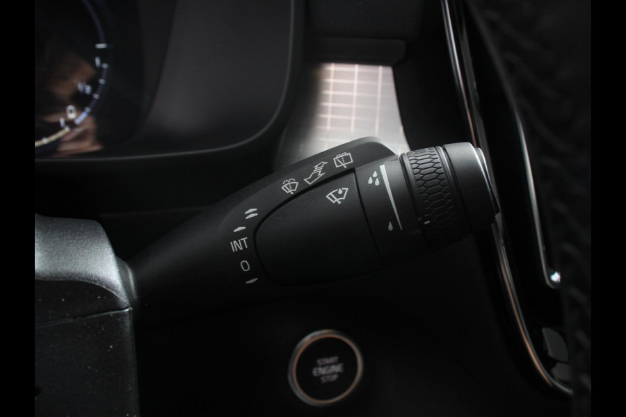 Volvo XC40 1.5 T5 Plug-in hybrid Plus Dark Camera Electrisch bedienbare kofferbak Adaptive Cruise Control Keyless Stoelverwarming Led dab Extra getint glas