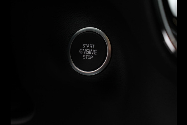 Volvo XC40 1.5 T5 Plug-in hybrid Plus Dark Camera Electrisch bedienbare kofferbak Adaptive Cruise Control Keyless Stoelverwarming Led dab Extra getint glas