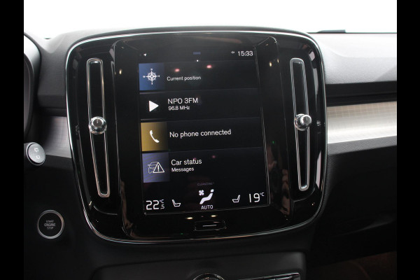 Volvo XC40 1.5 T5 Plug-in hybrid Plus Dark Camera Electrisch bedienbare kofferbak Adaptive Cruise Control Keyless Stoelverwarming Led dab Extra getint glas