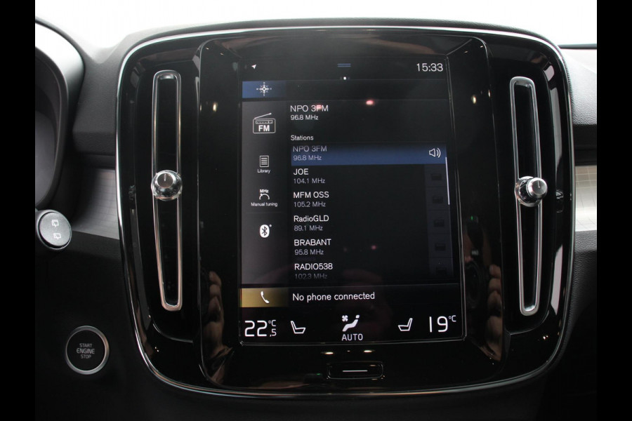 Volvo XC40 1.5 T5 Plug-in hybrid Plus Dark Camera Electrisch bedienbare kofferbak Adaptive Cruise Control Keyless Stoelverwarming Led dab Extra getint glas
