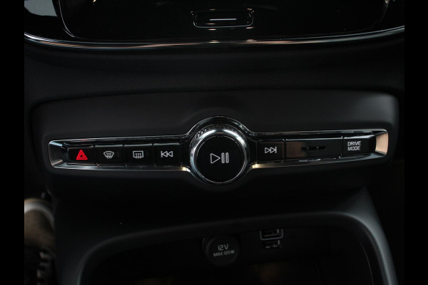 Volvo XC40 1.5 T5 Plug-in hybrid Plus Dark Camera Electrisch bedienbare kofferbak Adaptive Cruise Control Keyless Stoelverwarming Led dab Extra getint glas