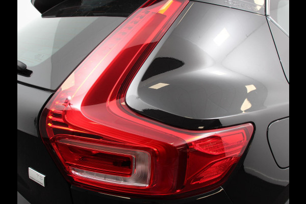 Volvo XC40 1.5 T5 Plug-in hybrid Plus Dark Camera Electrisch bedienbare kofferbak Adaptive Cruise Control Keyless Stoelverwarming Led dab Extra getint glas