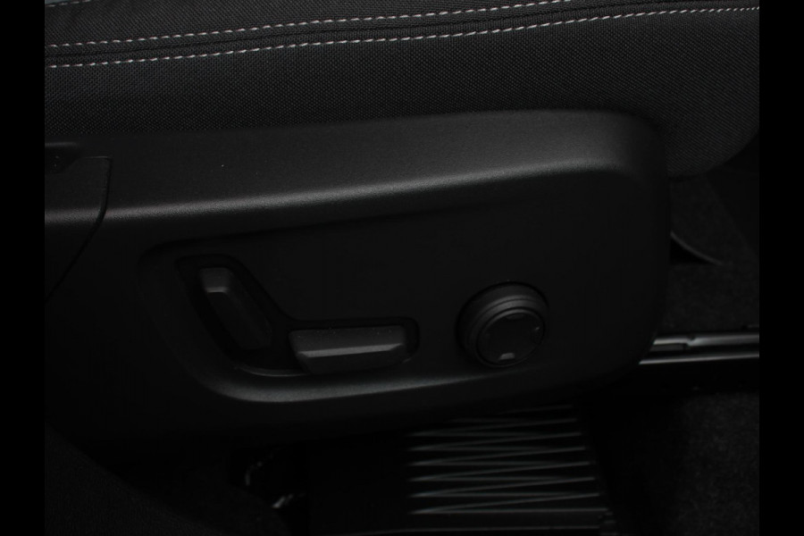 Volvo XC40 1.5 T5 Plug-in hybrid Plus Dark Camera Electrisch bedienbare kofferbak Adaptive Cruise Control Keyless Stoelverwarming Led dab Extra getint glas