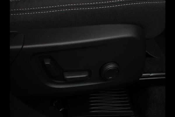 Volvo XC40 1.5 T5 Plug-in hybrid Plus Dark Camera Electrisch bedienbare kofferbak Adaptive Cruise Control Keyless Stoelverwarming Led dab Extra getint glas