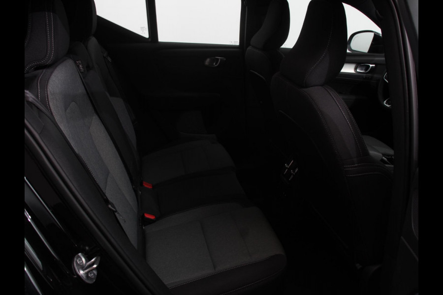 Volvo XC40 1.5 T5 Plug-in hybrid Plus Dark Camera Electrisch bedienbare kofferbak Adaptive Cruise Control Keyless Stoelverwarming Led dab Extra getint glas
