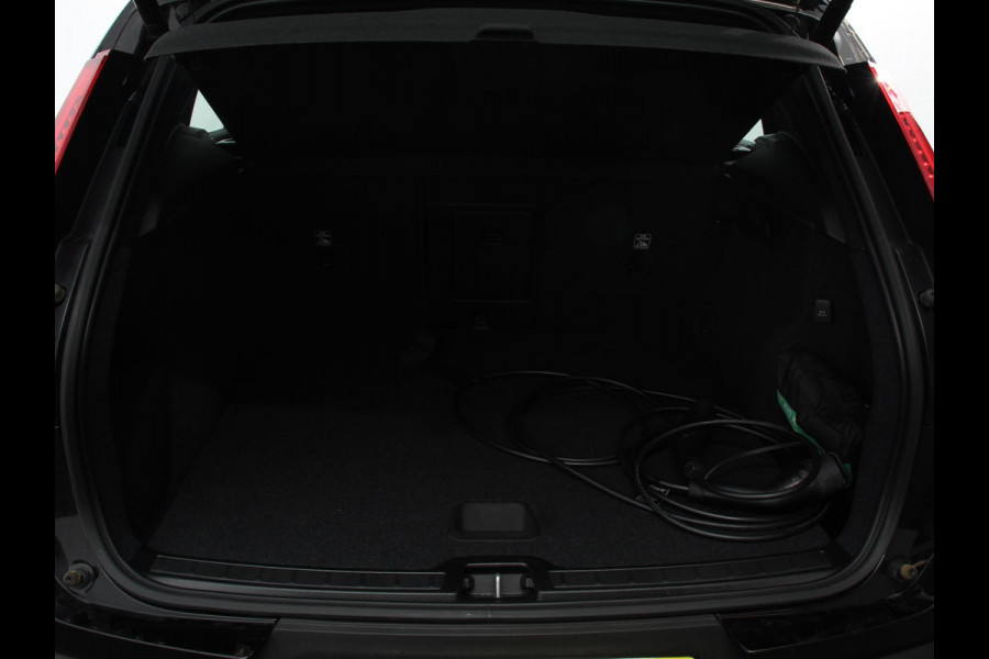 Volvo XC40 1.5 T5 Plug-in hybrid Plus Dark Camera Electrisch bedienbare kofferbak Adaptive Cruise Control Keyless Stoelverwarming Led dab Extra getint glas