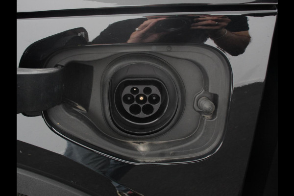 Volvo XC40 1.5 T5 Plug-in hybrid Plus Dark Camera Electrisch bedienbare kofferbak Adaptive Cruise Control Keyless Stoelverwarming Led dab Extra getint glas