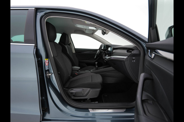 Škoda Octavia Combi 1.0 TSI Business Edition Plus (INCL-BTW) *FULL-LED | NAVI-FULLMAP | HEATED-COMFORTSEATS | DIGI-COCKPIT | CAMERA | KEYLESS | DAB | AMBIENTLIGHT | PRIVACYGLASS | ECC | CARPLAY | PDC | CRUISE | 17''ALU*