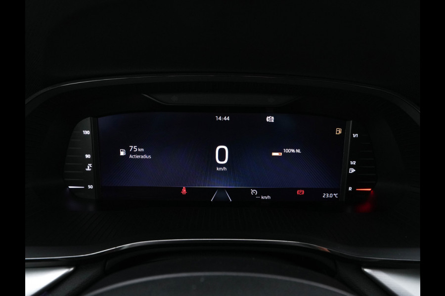 Škoda Octavia Combi 1.0 TSI Business Edition Plus (INCL-BTW) *FULL-LED | NAVI-FULLMAP | HEATED-COMFORTSEATS | DIGI-COCKPIT | CAMERA | KEYLESS | DAB | AMBIENTLIGHT | PRIVACYGLASS | ECC | CARPLAY | PDC | CRUISE | 17''ALU*