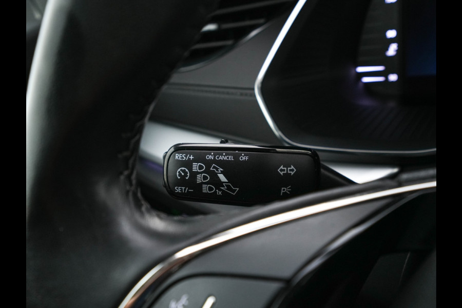 Škoda Octavia Combi 1.0 TSI Business Edition Plus (INCL-BTW) *FULL-LED | NAVI-FULLMAP | HEATED-COMFORTSEATS | DIGI-COCKPIT | CAMERA | KEYLESS | DAB | AMBIENTLIGHT | PRIVACYGLASS | ECC | CARPLAY | PDC | CRUISE | 17''ALU*